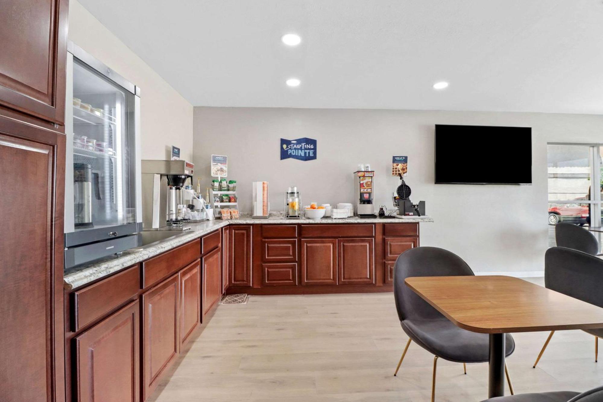 Clarion Pointe Near China Naval Station Hotel Ridgecrest