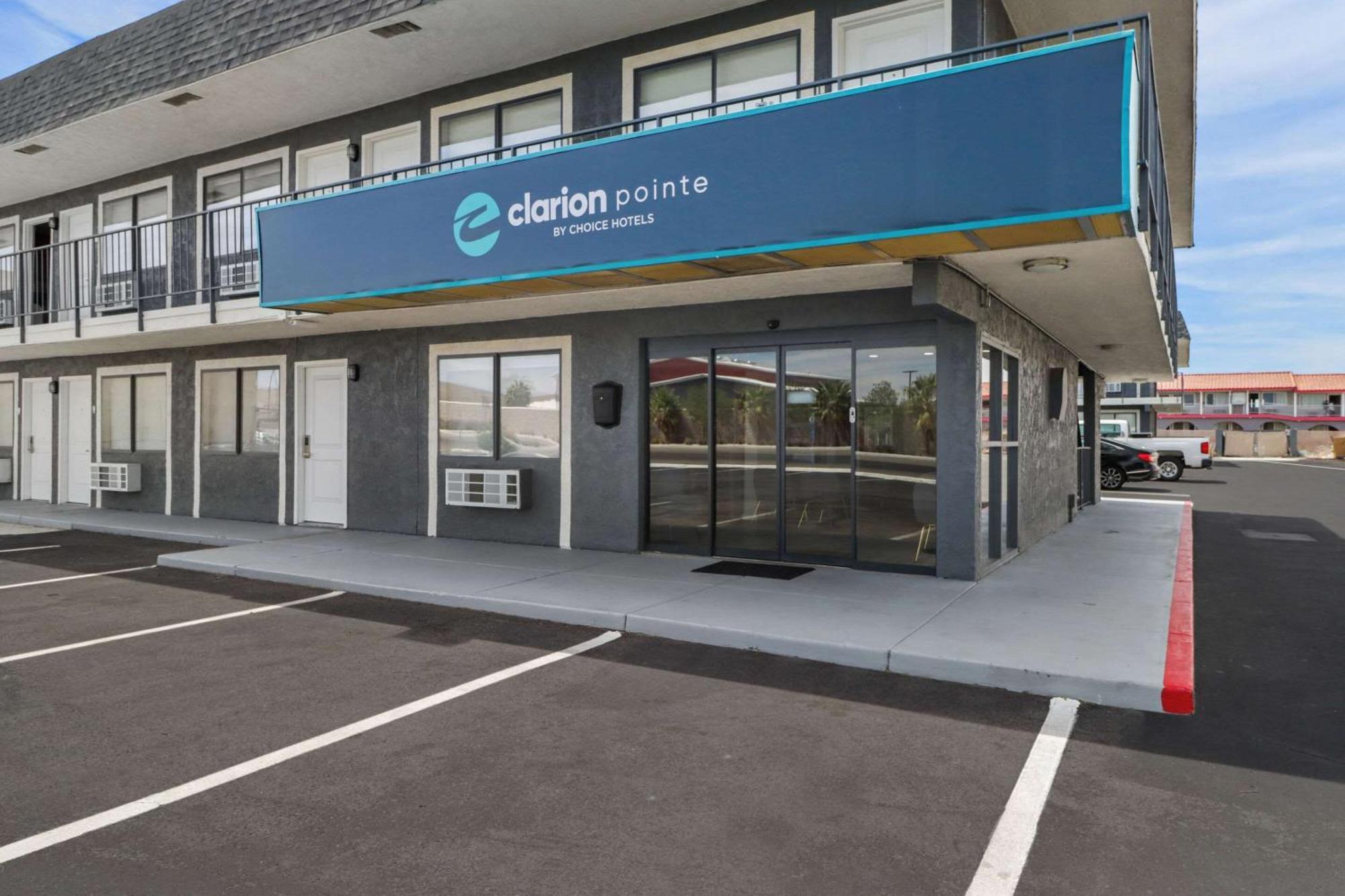 Hotel Clarion Pointe Near China Naval Station 2*